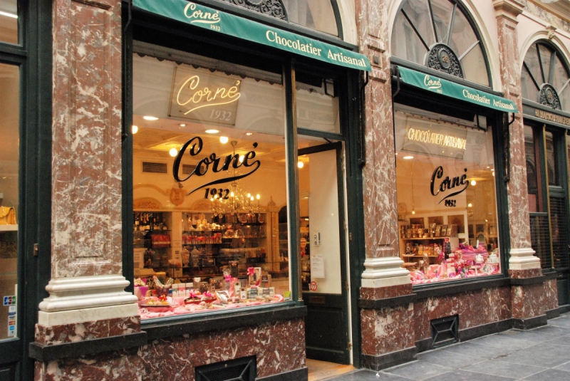 boutique-BARJOLS-min_chocolate_chocolaterie_shop_luxury_chic_gallery_brussels_belgium-558146